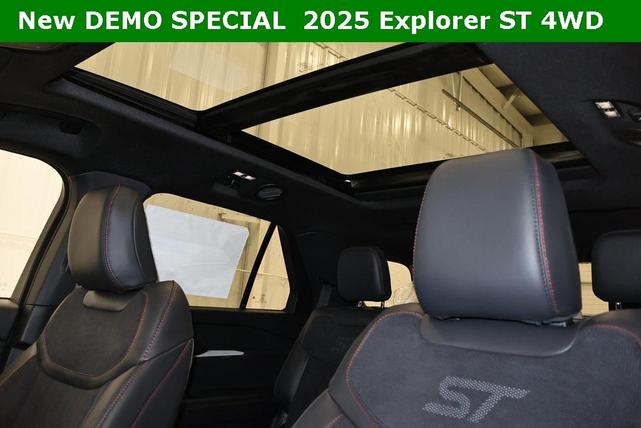 Photo of 2025 Vapor Blue Metallic Ford Explorer