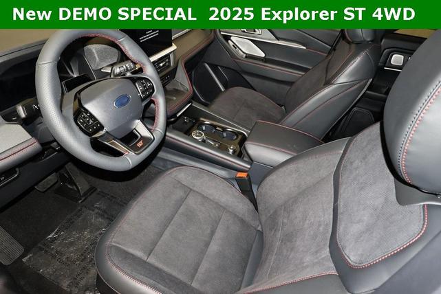 Photo of 2025 Vapor Blue Metallic Ford Explorer