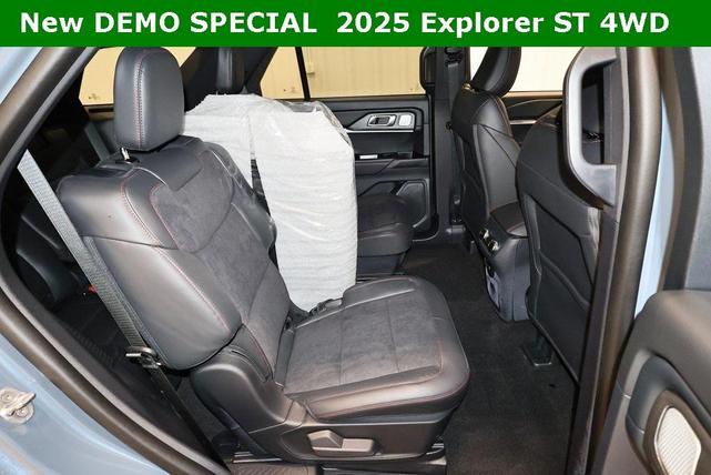 Photo of 2025 Vapor Blue Metallic Ford Explorer