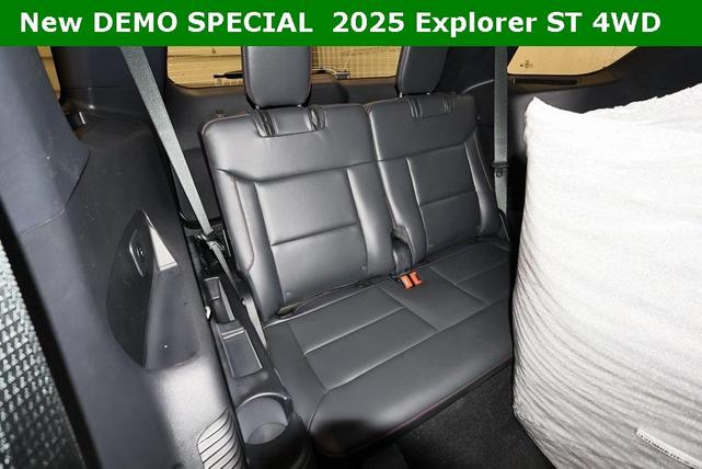Photo of 2025 Vapor Blue Metallic Ford Explorer