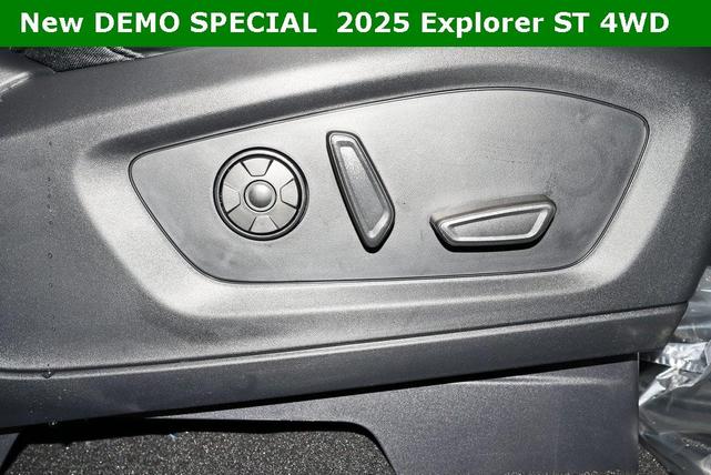 Photo of 2025 Vapor Blue Metallic Ford Explorer