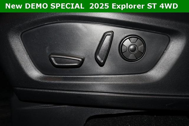 Photo of 2025 Vapor Blue Metallic Ford Explorer