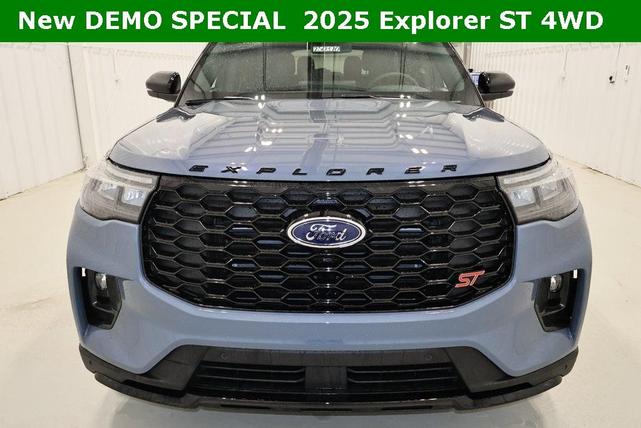 Photo of 2025 Vapor Blue Metallic Ford Explorer