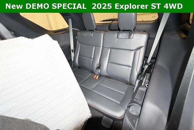 Photo of 2025 Vapor Blue Metallic Ford Explorer