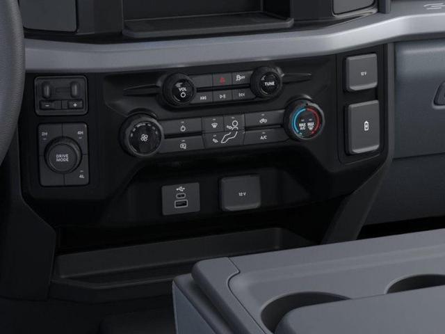 Photo of 2026 Oxford White Ford F-350