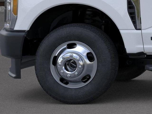 Photo of 2026 Oxford White Ford F-350