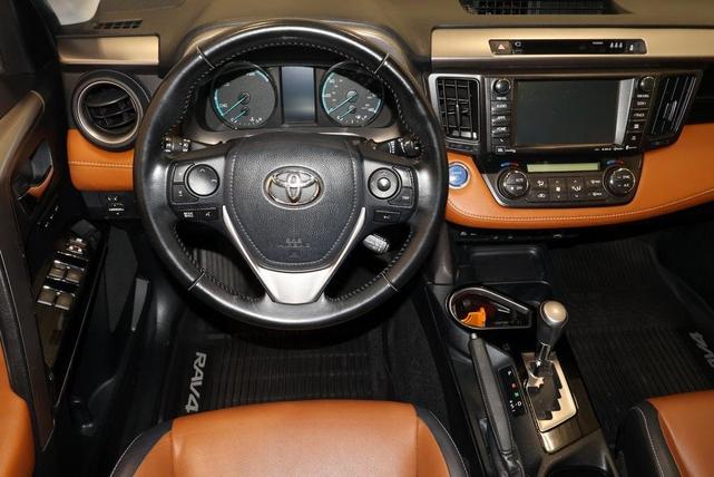Photo of 2018 Black Sand Pearl Toyota RAV4 Hybrid