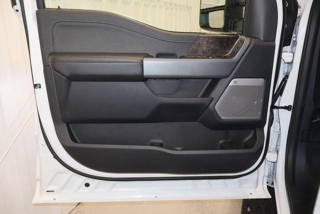 Photo of 2023 Oxford White Ford F-350