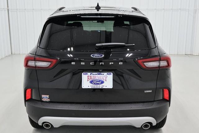 Photo of 2024 Agate Black Metallic Ford Escape