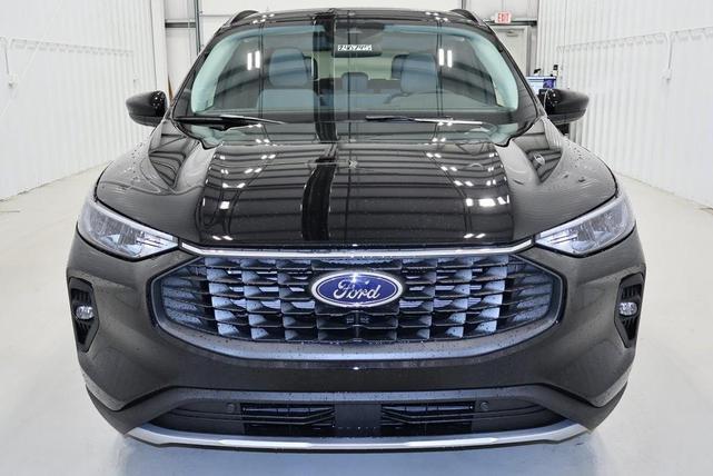Photo of 2024 Agate Black Metallic Ford Escape
