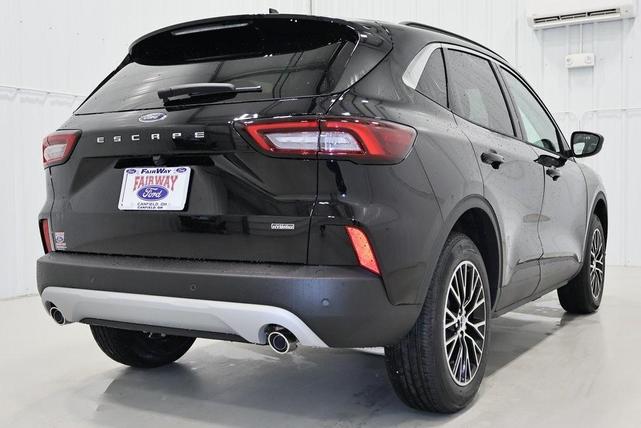 Photo of 2024 Agate Black Metallic Ford Escape