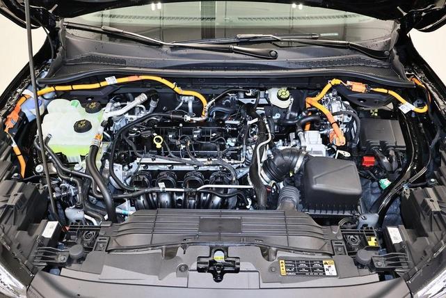 Photo of 2024 Agate Black Metallic Ford Escape