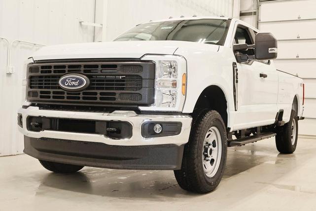 Photo of 2025 Oxford White Ford F-350