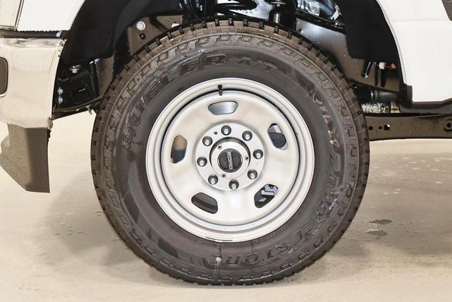 Photo of 2025 Oxford White Ford F-350