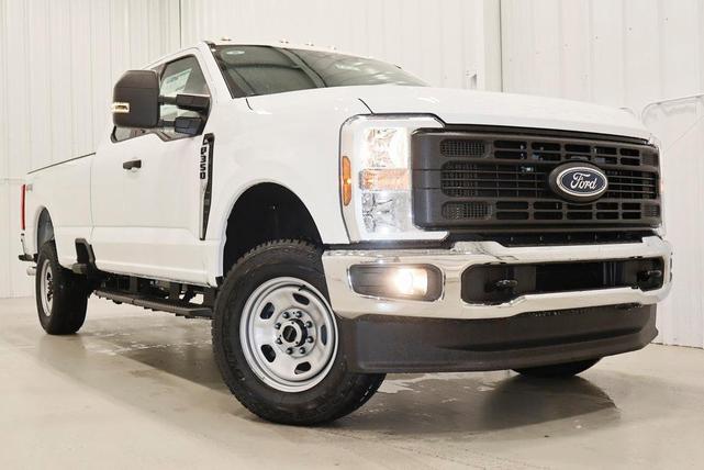 Photo of 2025 Oxford White Ford F-350