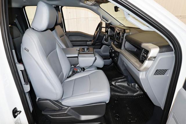 Photo of 2025 Oxford White Ford F-350