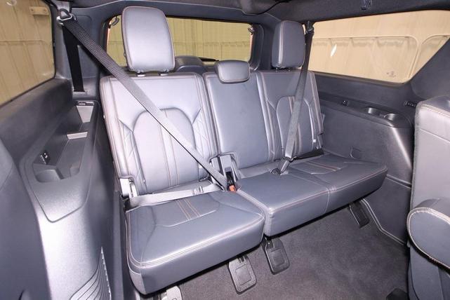 Photo of 2024 Agate Black Metallic Ford Expedition Max