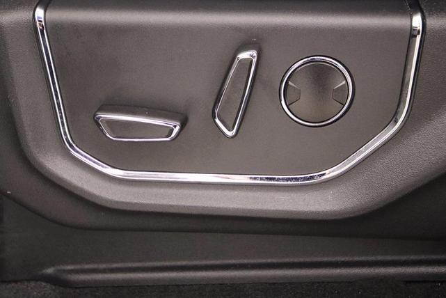 Photo of 2024 Agate Black Metallic Ford Expedition Max