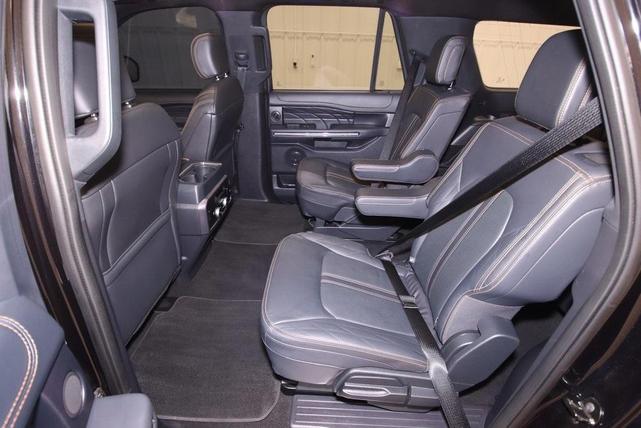 Photo of 2024 Agate Black Metallic Ford Expedition Max
