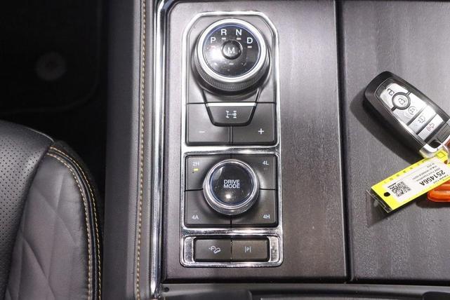 Photo of 2024 Agate Black Metallic Ford Expedition Max