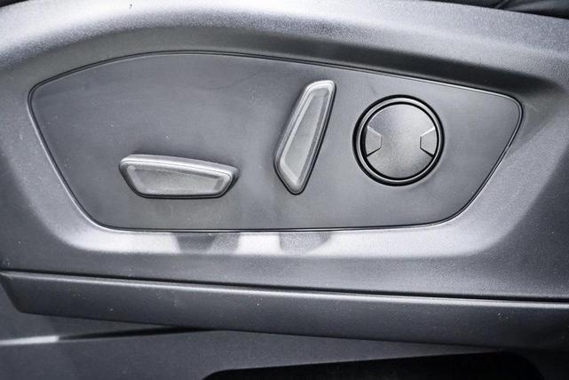 Photo of 2025 Space White Metallic Ford Explorer