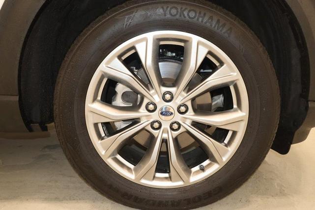 Photo of 2022 Star White Ford Explorer