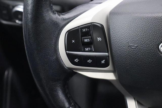 Photo of 2022 Star White Ford Explorer