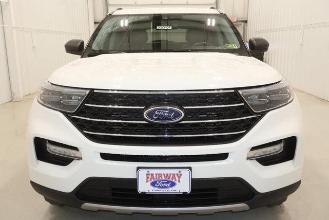 Photo of 2022 Star White Ford Explorer