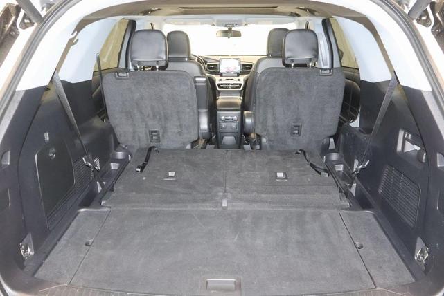 Photo of 2022 Star White Ford Explorer