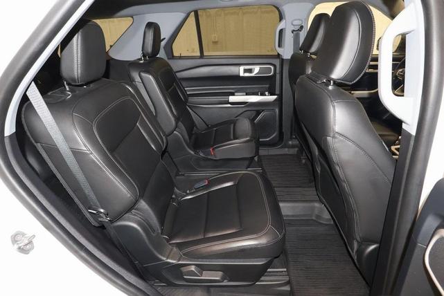 Photo of 2022 Star White Ford Explorer