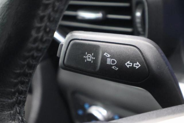Photo of 2022 Star White Ford Explorer