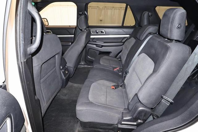 Photo of 2017 Oxford White Ford Explorer