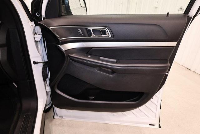 Photo of 2017 Oxford White Ford Explorer