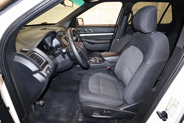Photo of 2017 Oxford White Ford Explorer