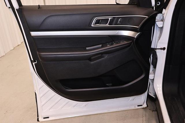 Photo of 2017 Oxford White Ford Explorer