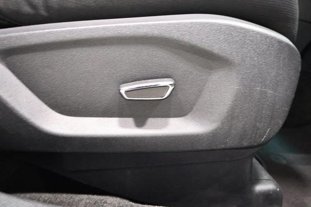Photo of 2017 Oxford White Ford Explorer