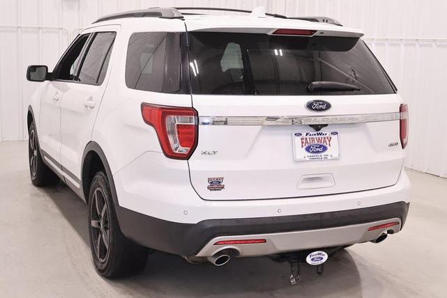 Photo of 2017 Oxford White Ford Explorer
