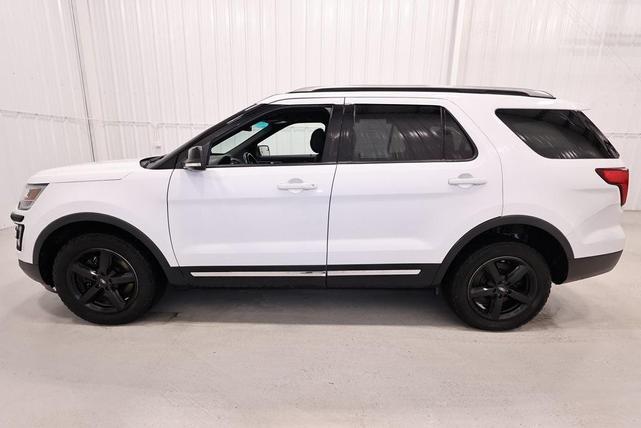 Photo of 2017 Oxford White Ford Explorer