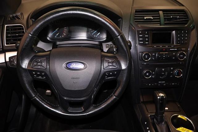 Photo of 2017 Oxford White Ford Explorer