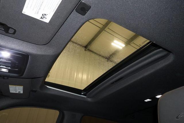 Photo of 2021 Summit White GMC Sierra 1500