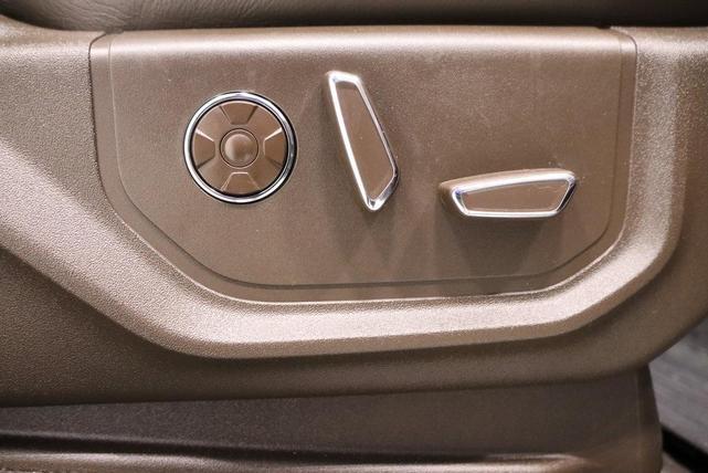 Photo of 2020 Agate Black Metallic Ford F-450