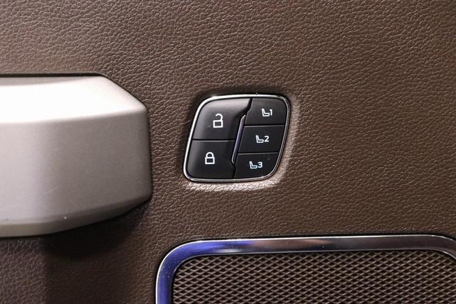 Photo of 2020 Agate Black Metallic Ford F-450