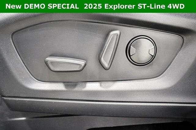 Photo of 2025 Star White Ford Explorer