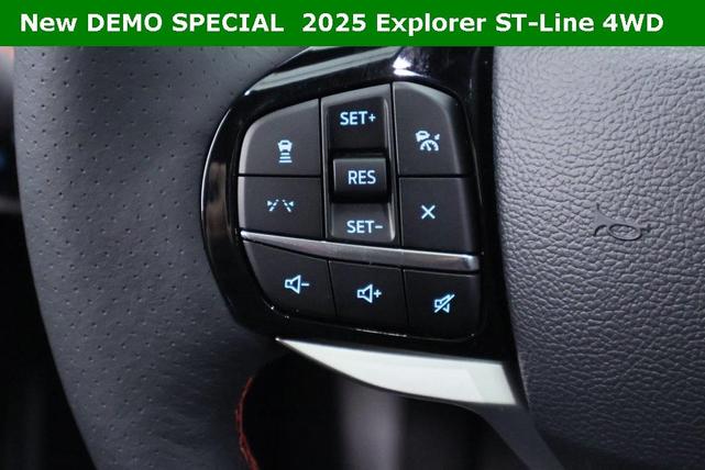 Photo of 2025 Star White Ford Explorer