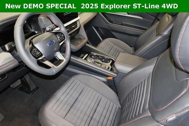 Photo of 2025 Star White Ford Explorer