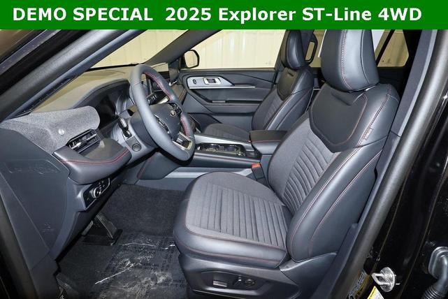 Photo of 2025 Agate Black Metallic Ford Explorer