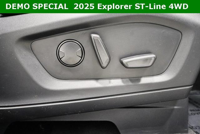 Photo of 2025 Agate Black Metallic Ford Explorer