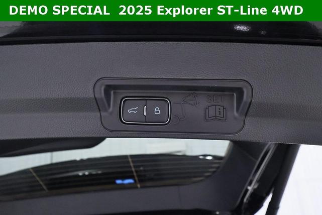 Photo of 2025 Agate Black Metallic Ford Explorer