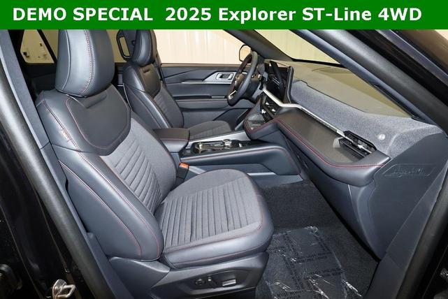 Photo of 2025 Agate Black Metallic Ford Explorer