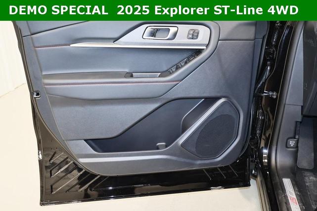 Photo of 2025 Agate Black Metallic Ford Explorer